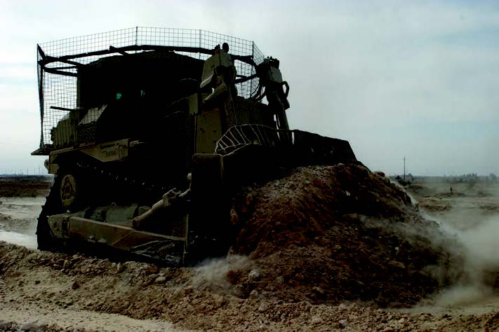 USMC D9 during battle of Fallujah, November 2004. (Photo by author.)